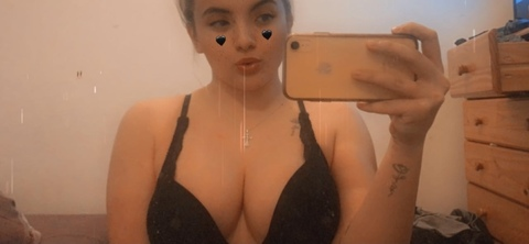 alouise1999x onlyfans leaked picture 2