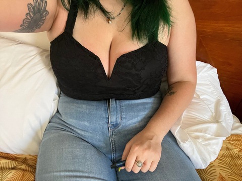 angelichoee onlyfans leaked picture 2
