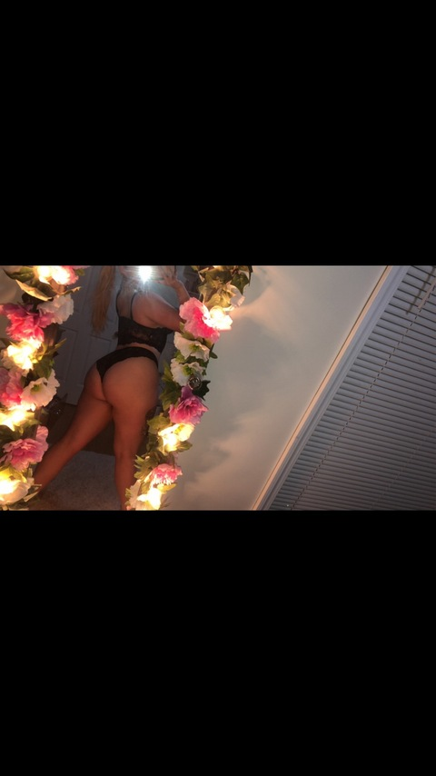 babygirlbabyymae onlyfans leaked picture 2