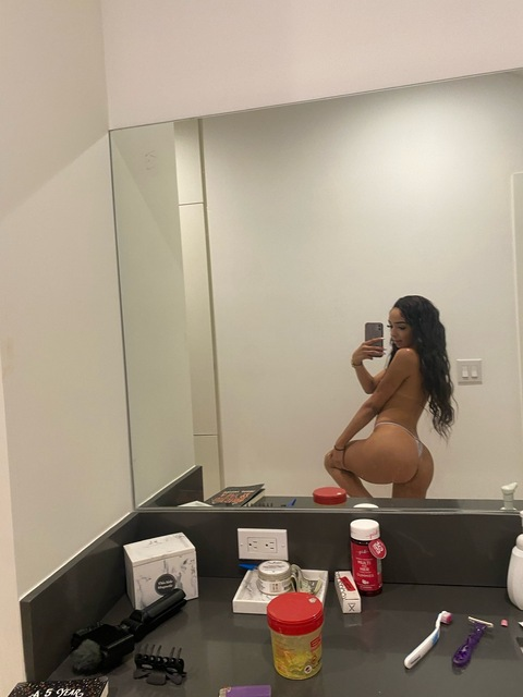 bby.nyla onlyfans leaked picture 2