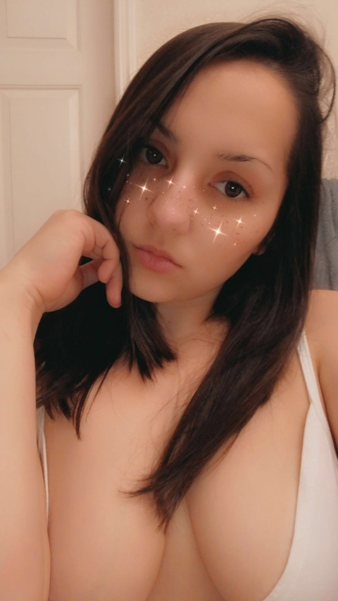 brunettepiper onlyfans leaked picture 2