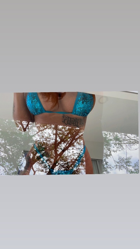 carolinnedolls onlyfans leaked picture 2