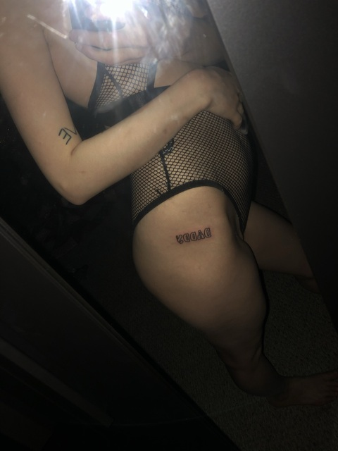 chloemarieviolet onlyfans leaked picture 2
