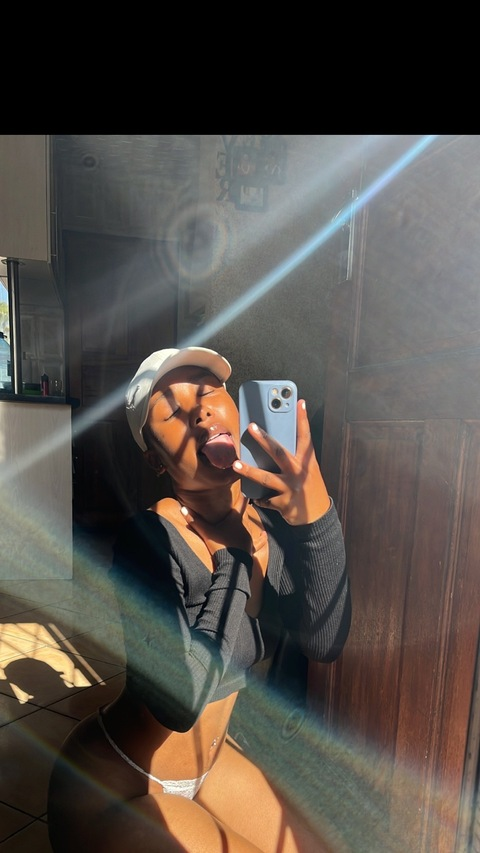 crystall.candyy onlyfans leaked picture 2