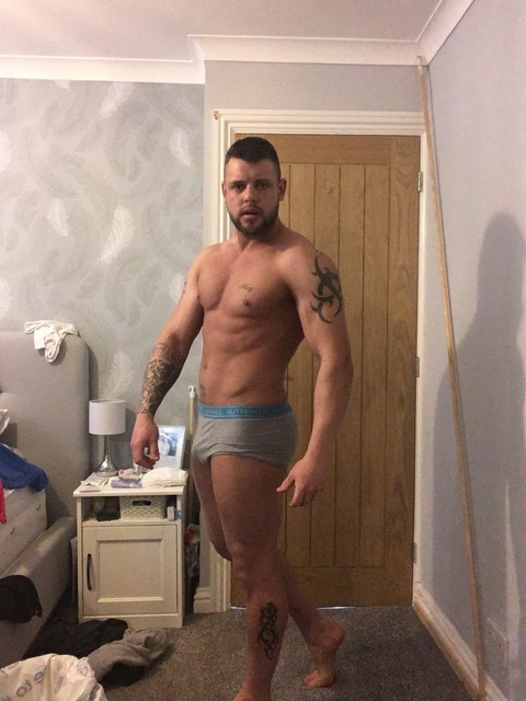 danny_h411iday onlyfans leaked picture 2