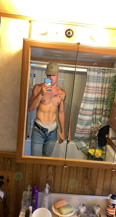 derektracy17 onlyfans leaked picture 2