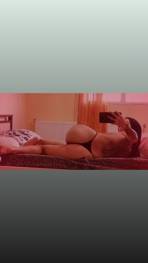 dyannas3live onlyfans leaked picture 2