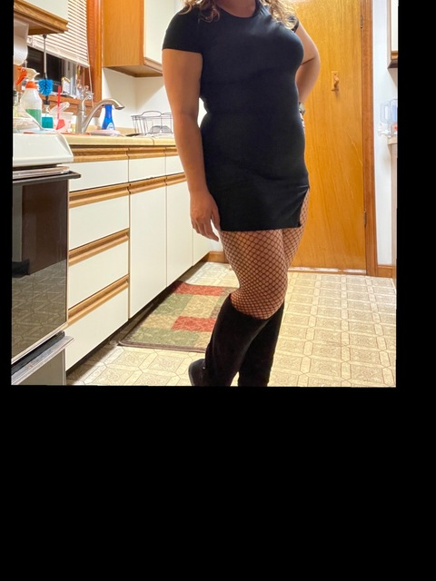ellarose228 onlyfans leaked picture 2