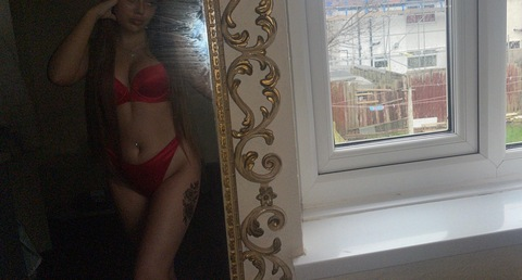 ellielouise18xxx onlyfans leaked picture 2