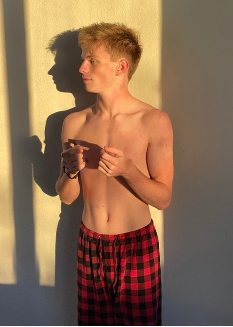 evanwells onlyfans leaked picture 2