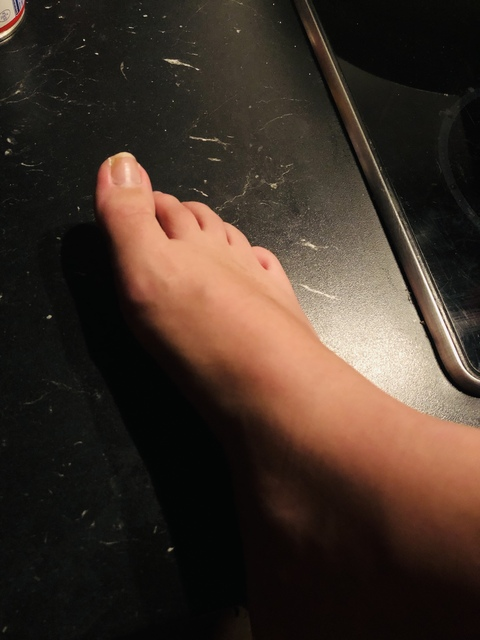 feetlooove9999 onlyfans leaked picture 2