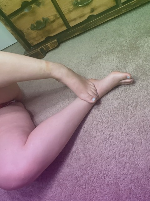 feetorious16 onlyfans leaked picture 2