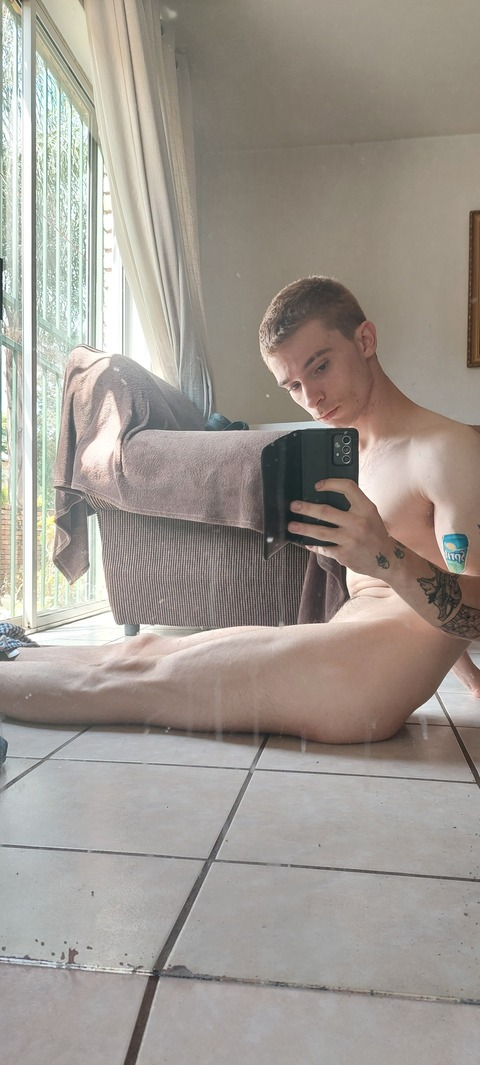 henningvz99 onlyfans leaked picture 2