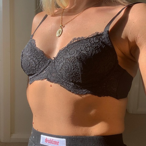 holliechamberlain onlyfans leaked picture 2
