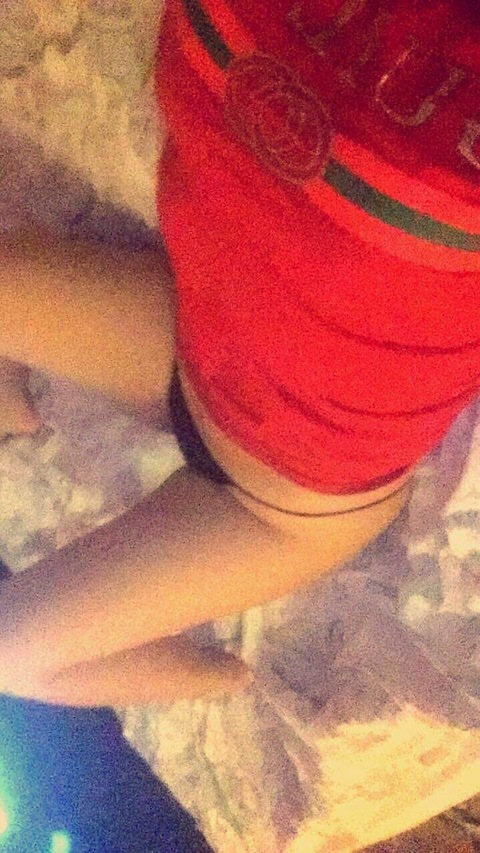holly-10 onlyfans leaked picture 2