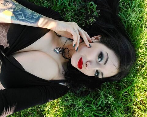 inkedsmokinggirl onlyfans leaked picture 2