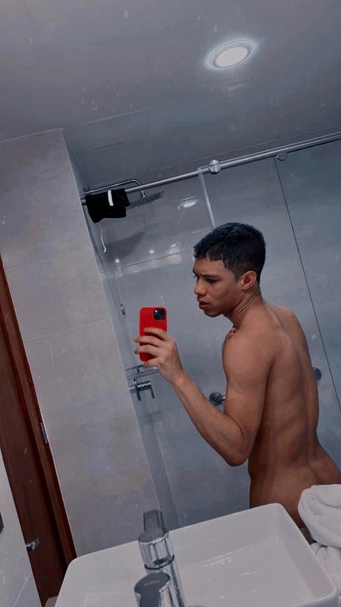 jfray98 onlyfans leaked picture 2