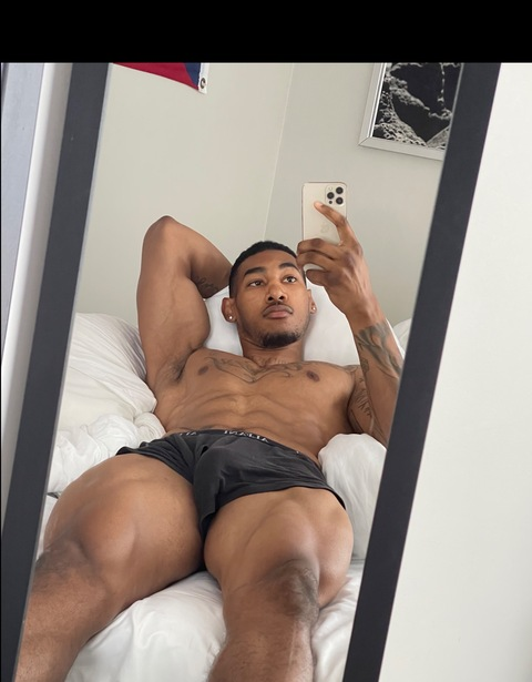 leotheli0nn onlyfans leaked picture 2