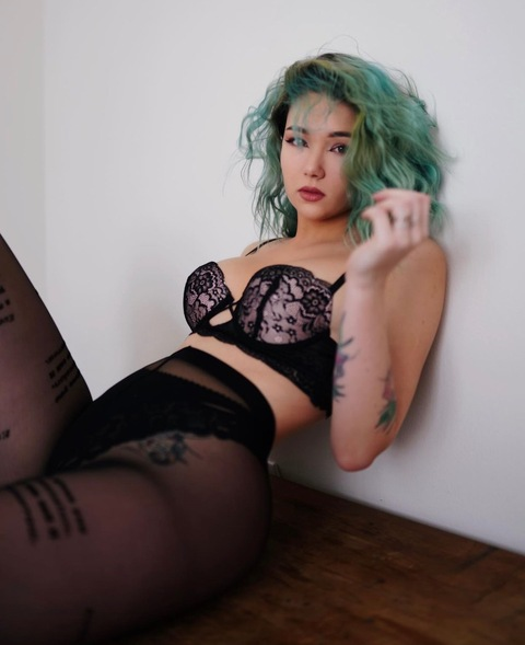 lilla-katten onlyfans leaked picture 2