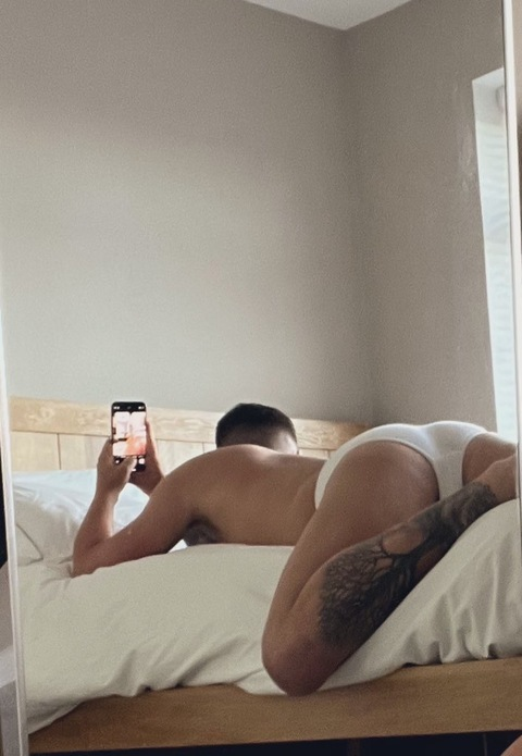 luke_come_back onlyfans leaked picture 2