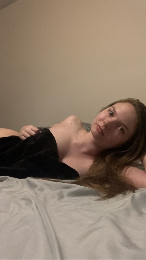 misspeach1996 onlyfans leaked picture 2