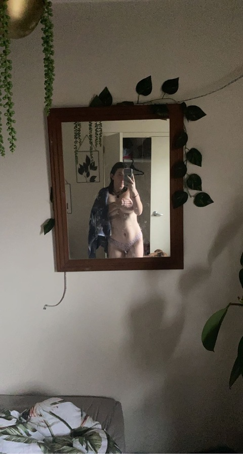 mollyjobabyy onlyfans leaked picture 2