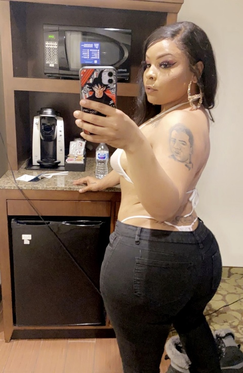 monetxxxcurves onlyfans leaked picture 2