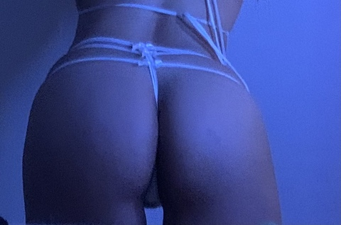 monii_bby onlyfans leaked picture 2