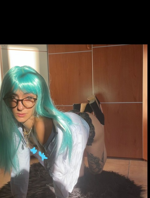 mooncaracciolo onlyfans leaked picture 2