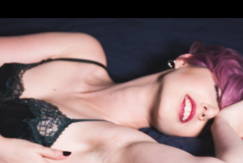 natashaluxxx onlyfans leaked picture 2