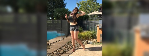 nevermind_natalie onlyfans leaked picture 2