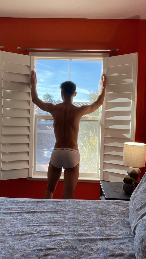 noahbentleyxxx onlyfans leaked picture 2