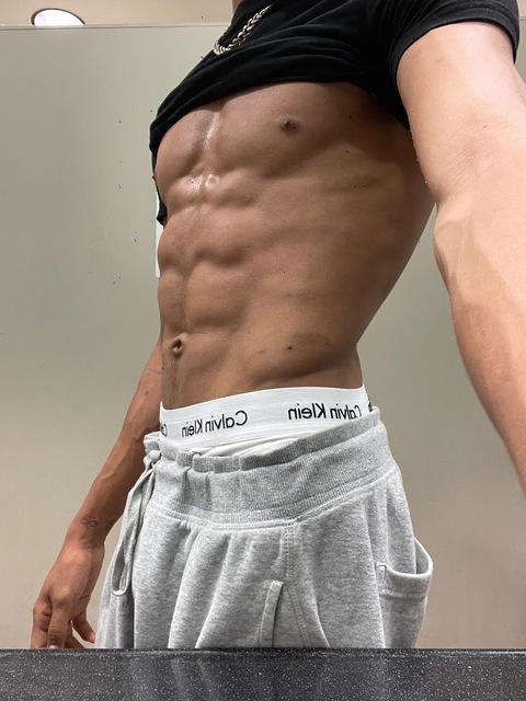 notderrickjason onlyfans leaked picture 2