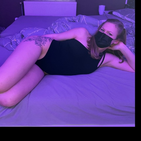 petite_linda2 onlyfans leaked picture 2