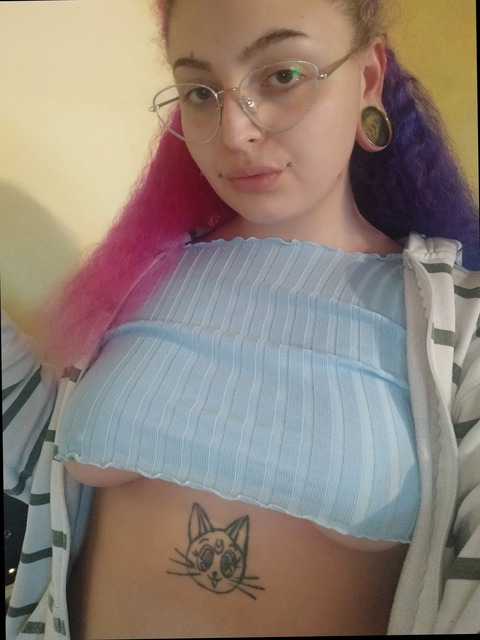 pinkypsychounicorn onlyfans leaked picture 2