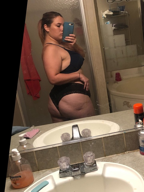 prettyandpink1621 onlyfans leaked picture 2