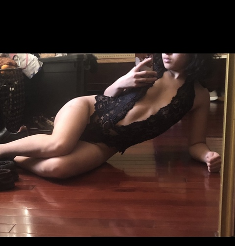 prettytittiesexplore onlyfans leaked picture 2