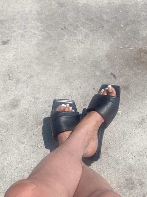 realsnowtoes onlyfans leaked picture 2