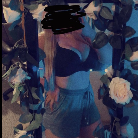 redqueen76 onlyfans leaked picture 2