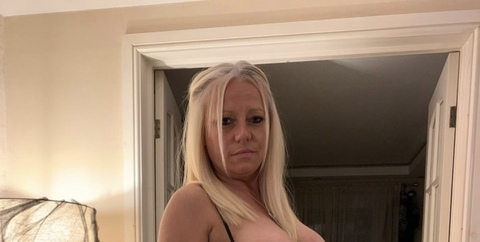 sophie_mae77 onlyfans leaked picture 2