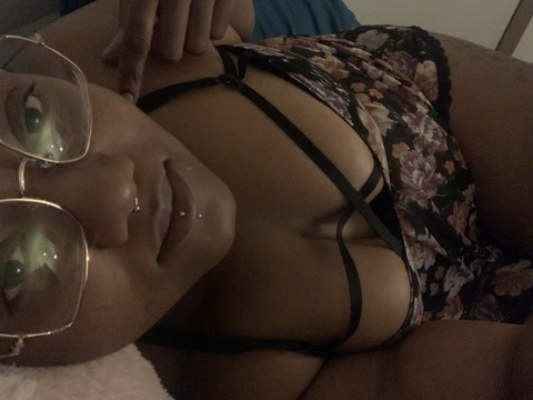 spoiledlittleuniquetease onlyfans leaked picture 2
