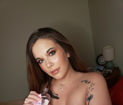 stephanierayee onlyfans leaked picture 2