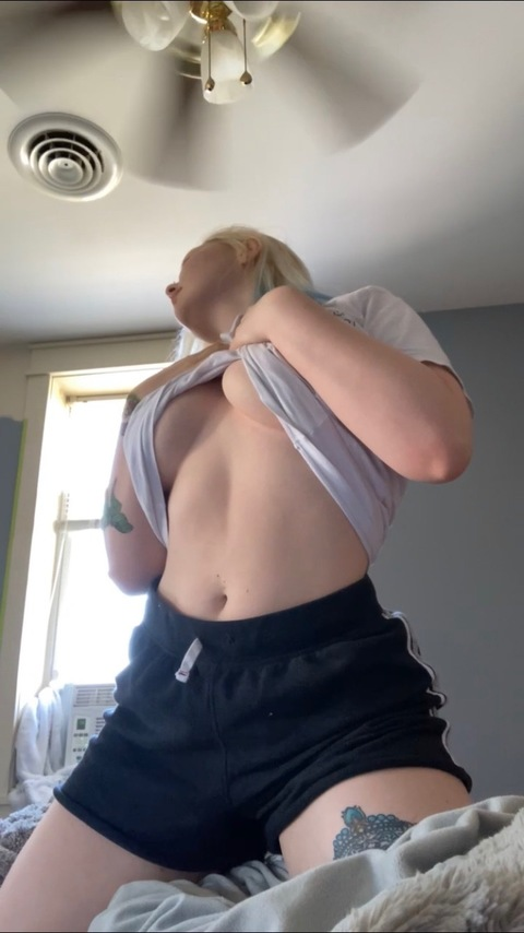 taylorschwiiift onlyfans leaked picture 2