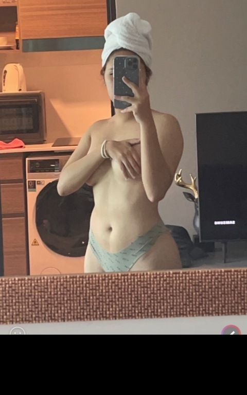 thecarissawolfie onlyfans leaked picture 2