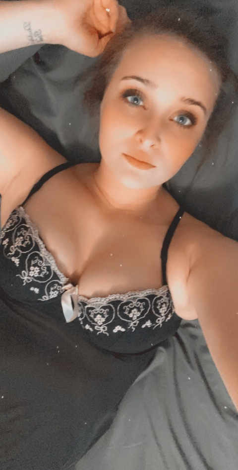 thicgirl24 onlyfans leaked picture 2