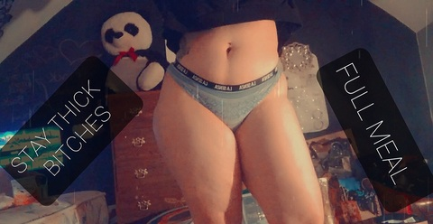 thickbabycakes2001 onlyfans leaked picture 2