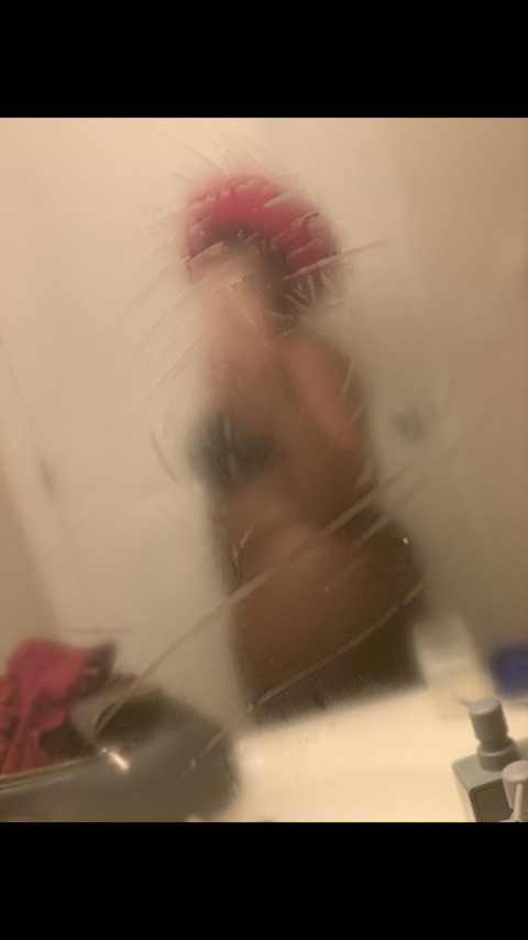 thickbitchleelee onlyfans leaked picture 2
