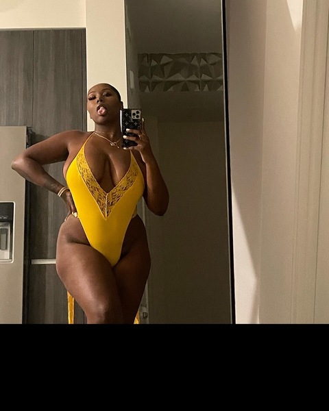 thickymikyy onlyfans leaked picture 2