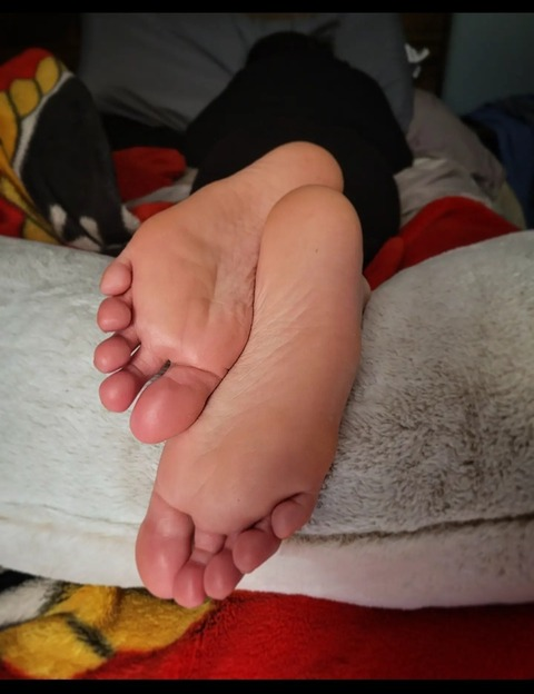 torisfeetphotos onlyfans leaked picture 2