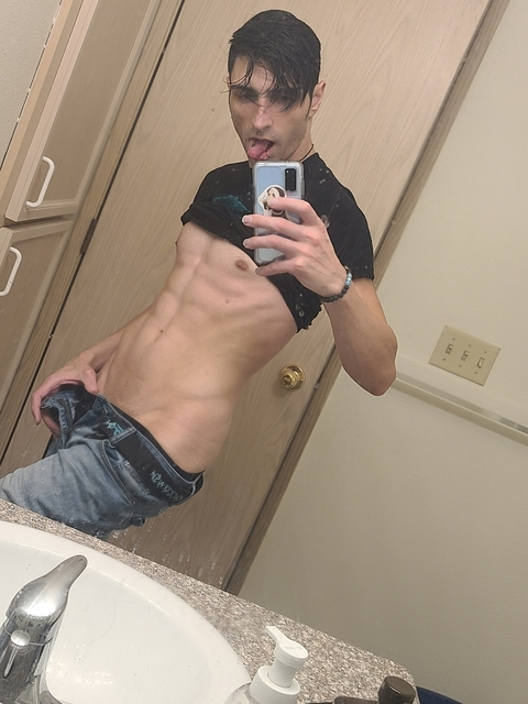 u27160816 onlyfans leaked picture 2